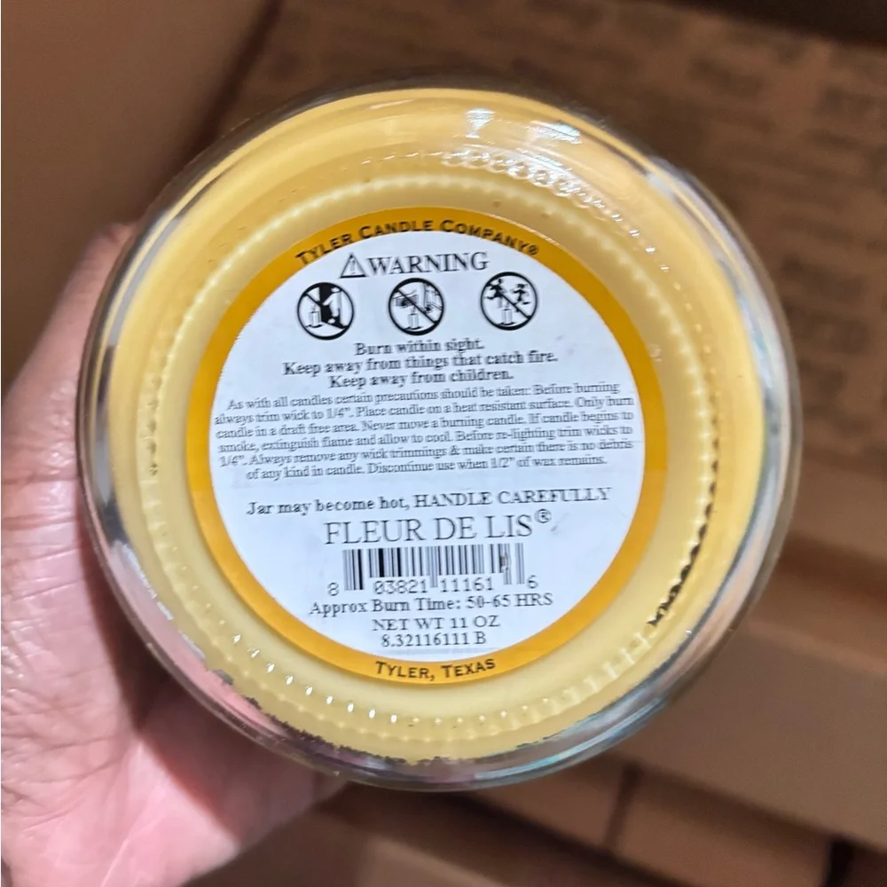 Tyler Candles - 11 oz Jar (1) Fleur De Lis